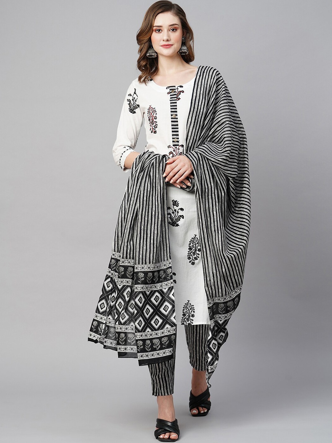 INDYES Floral Printed Thread Work Pure Cotton Kurta with Trousers & With Dupatta, White
INDYES Floral Printed Thread Work Pure Cotton Kurta with Trousers & With Dupatta, White