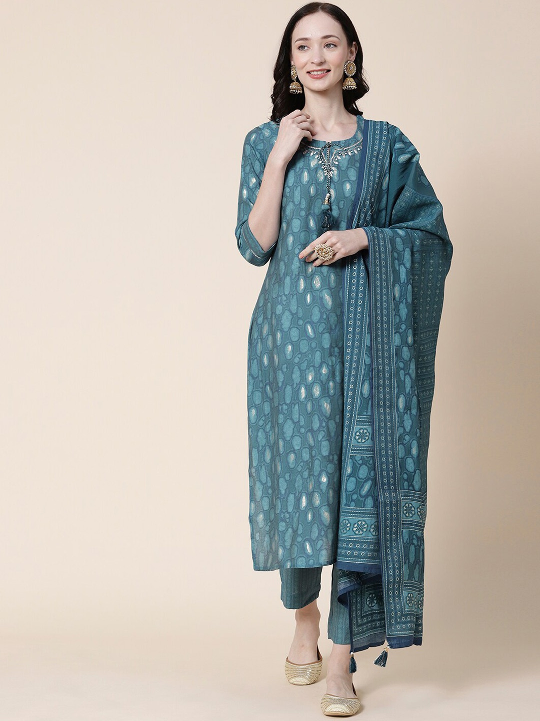 FASHOR Teal Ethnic Motifs Printed Regular Gotta Patti Kurta & Trousers With Dupatta
FASHOR Teal Ethnic Motifs Printed Regular Gotta Patti Kurta & Trousers With Dupatta