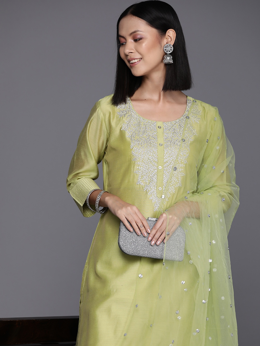 Varanga Floral Embroidered Regular Chanderi Silk Kurta with Trousers & Dupatta, Green
Varanga Floral Embroidered Regular Chanderi Silk Kurta with Trousers & Dupatta, Green