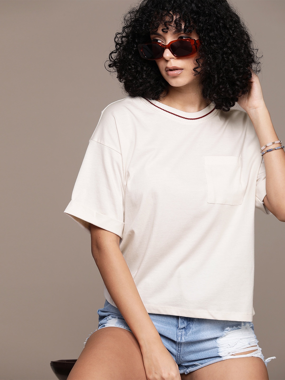 The Roadster Lifestyle Co. Drop-Shoulder Sleeves Pure Cotton Pockets Boxy T-shirt, Cream
The Roadster Lifestyle Co. Drop-Shoulder Sleeves Pure Cotton Pockets Boxy T-shirt, Cream