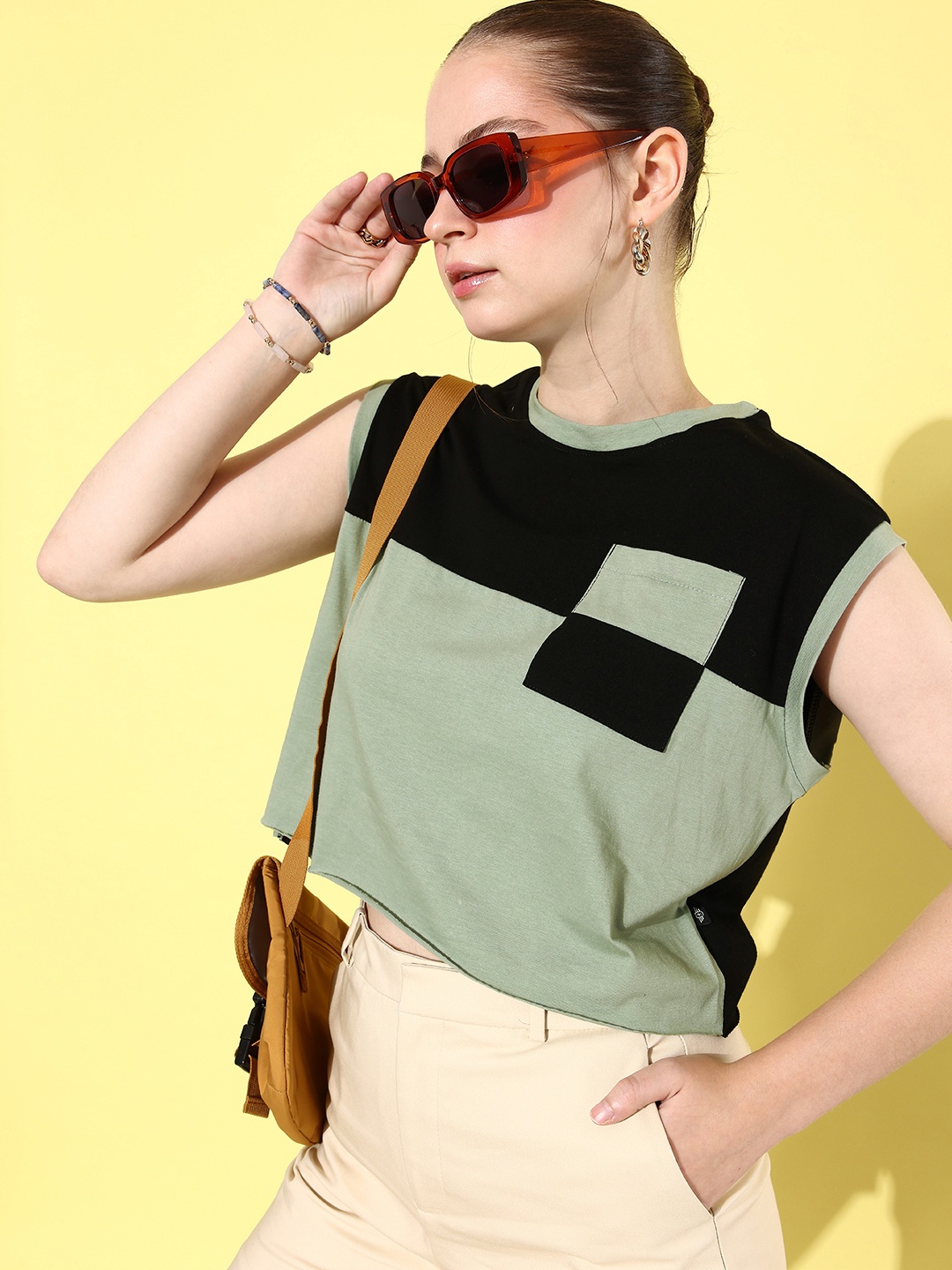 The Roadster Life Co. Colourblocked Pure Cotton With Chest Pocket Crop T-shirt, Green
The Roadster Life Co. Colourblocked Pure Cotton With Chest Pocket Crop T-shirt, Green