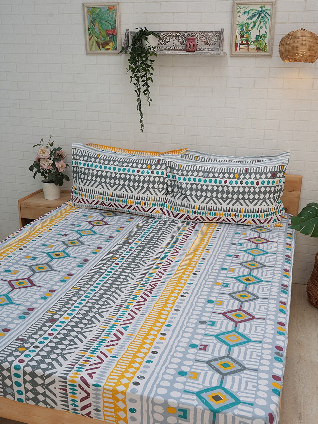 Ariana Grey & Yellow Geometric Printed 144 TC Pure Cotton King Bedsheet & 2 Pillow Covers
Ariana Grey & Yellow Geometric Printed 144 TC Pure Cotton King Bedsheet & 2 Pillow Covers