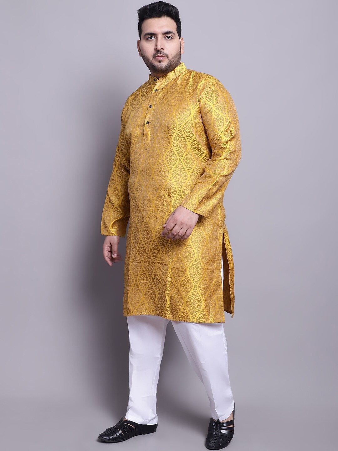 SOJANYA PLUS Ethnic Motifs Woven Design Regular Kurta With Pyjamas & Nehru Jacket, Mustard
SOJANYA PLUS Ethnic Motifs Woven Design Regular Kurta With Pyjamas & Nehru Jacket, Mustard