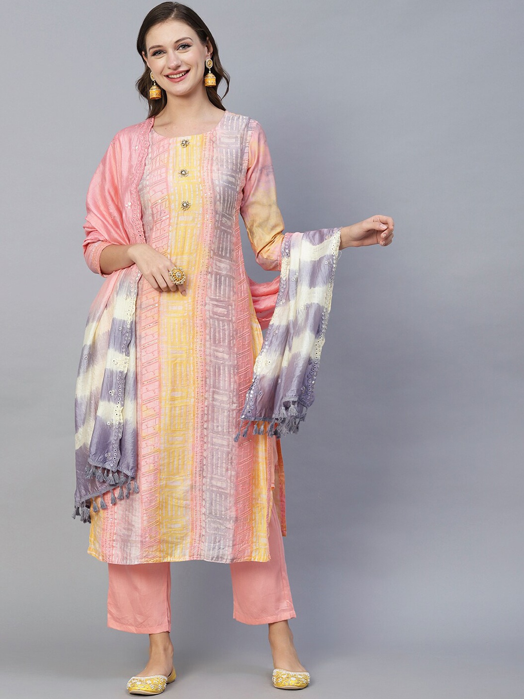 FASHOR Pink & Purple Ethnic Motifs Printed Chanderi Silk Kurta with Trousers & Dupatta
FASHOR Pink & Purple Ethnic Motifs Printed Chanderi Silk Kurta with Trousers & Dupatta