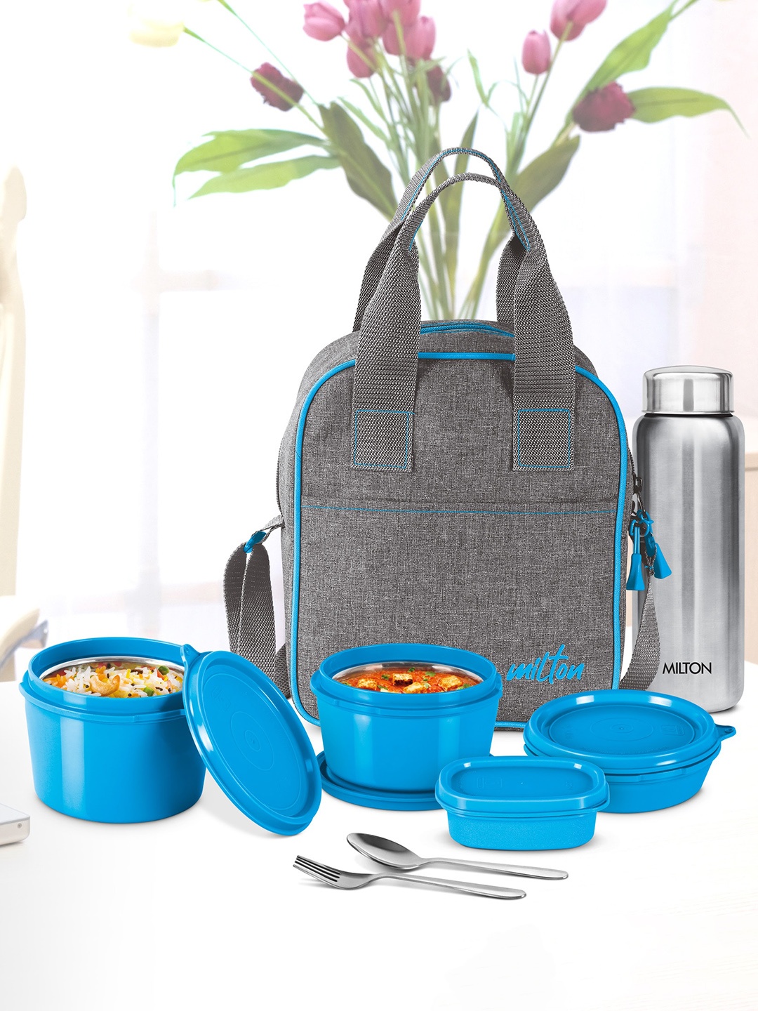 Milton Savor Lunch Blue Inner Stainless Steel Containers With Insulated Fabric Jacket
Milton Savor Lunch Blue Inner Stainless Steel Containers With Insulated Fabric Jacket