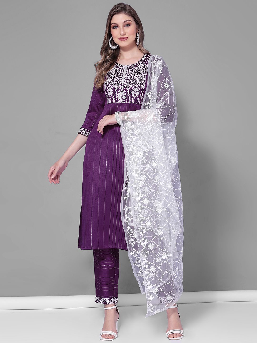 KALINI Ethnic Motifs Yoke Design Regular Thread Work Kurta With Trousers & Dupatta, Purple
KALINI Ethnic Motifs Yoke Design Regular Thread Work Kurta With Trousers & Dupatta, Purple