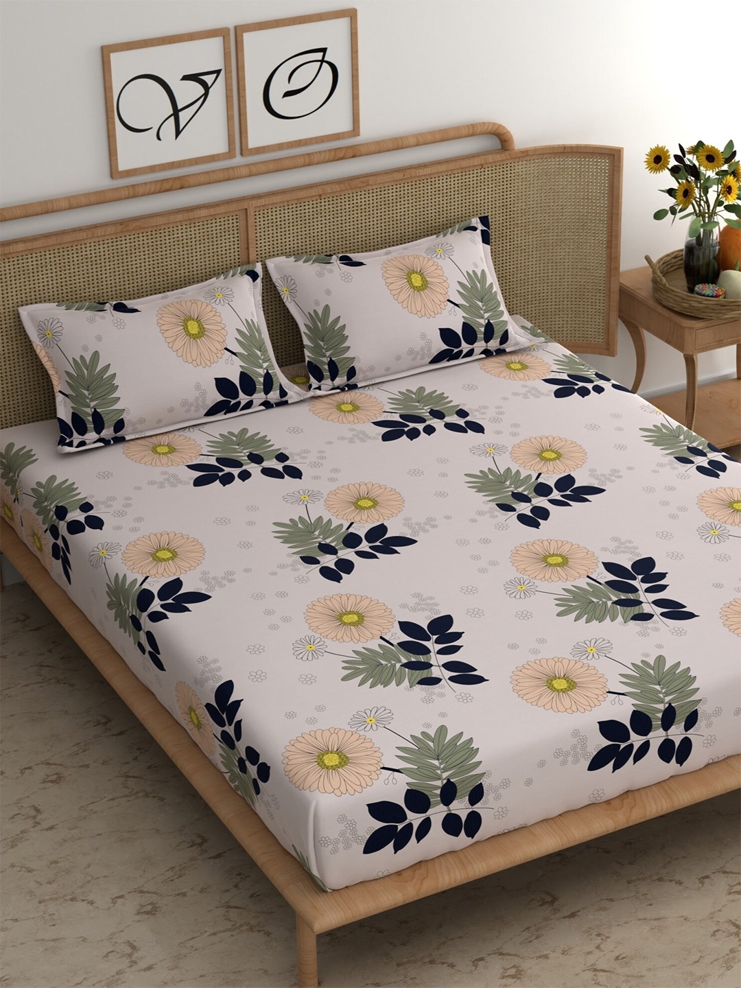 CHHAVI INDIA Peach-Coloured & Green Floral 210 TC Queen Bedsheet with 2 Pillow Covers
CHHAVI INDIA Peach-Coloured & Green Floral 210 TC Queen Bedsheet with 2 Pillow Covers