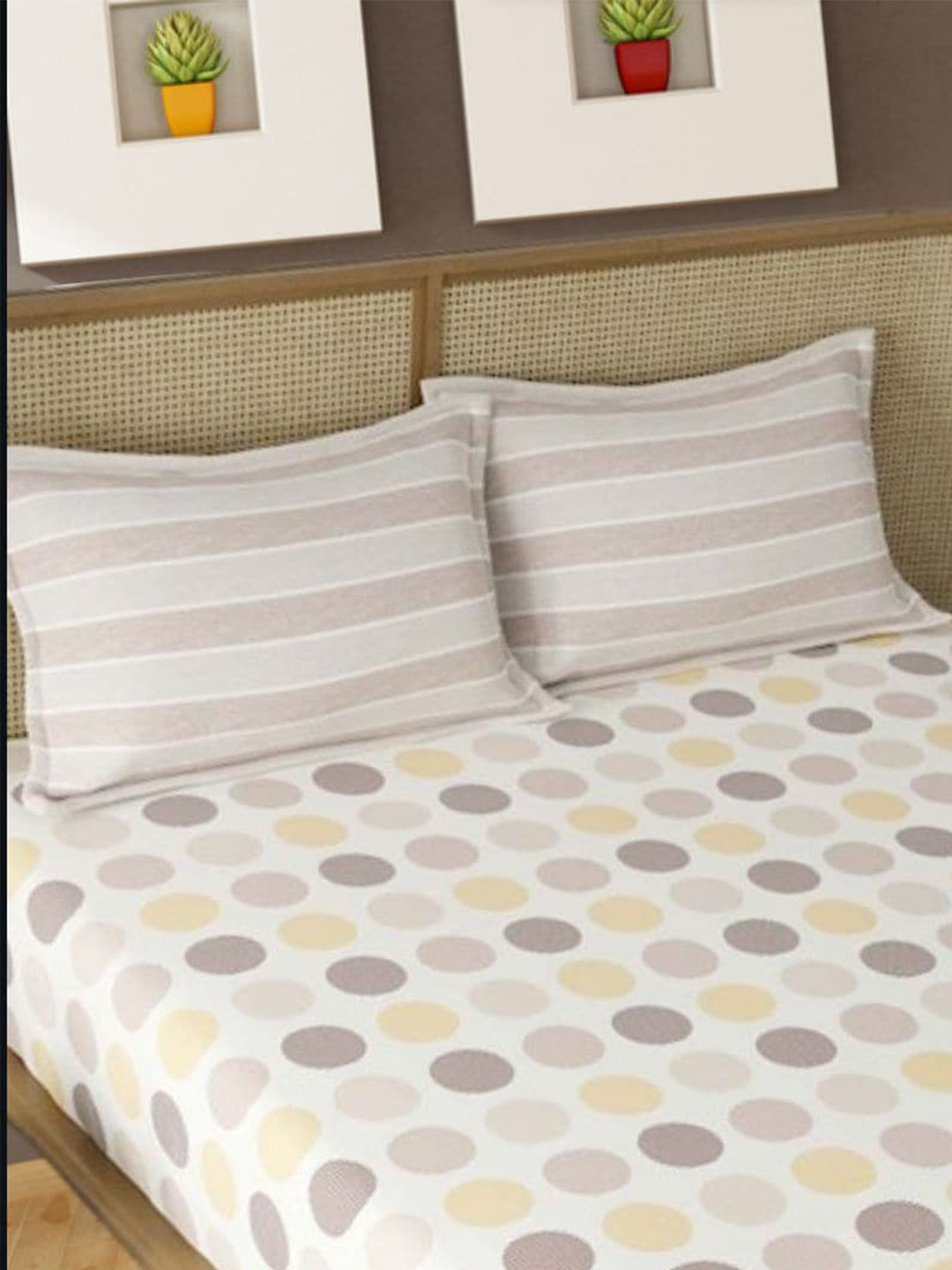 Bajo's White & Grey Geometric Cotton 350 TC King Bedsheet with 2 Pillow Covers 
Bajo's White & Grey Geometric Cotton 350 TC King Bedsheet with 2 Pillow Covers