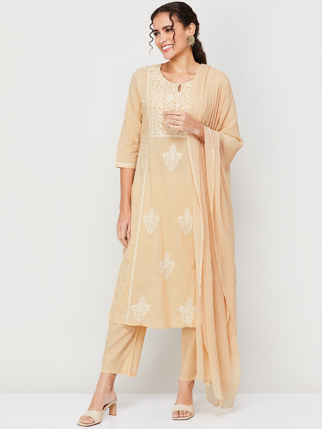 Melange by Lifestyle Embroidered Thread Work Pure Cotton Kurta with Trousers & Dupatta, Beige
Melange by Lifestyle Embroidered Thread Work Pure Cotton Kurta with Trousers & Dupatta, Beige