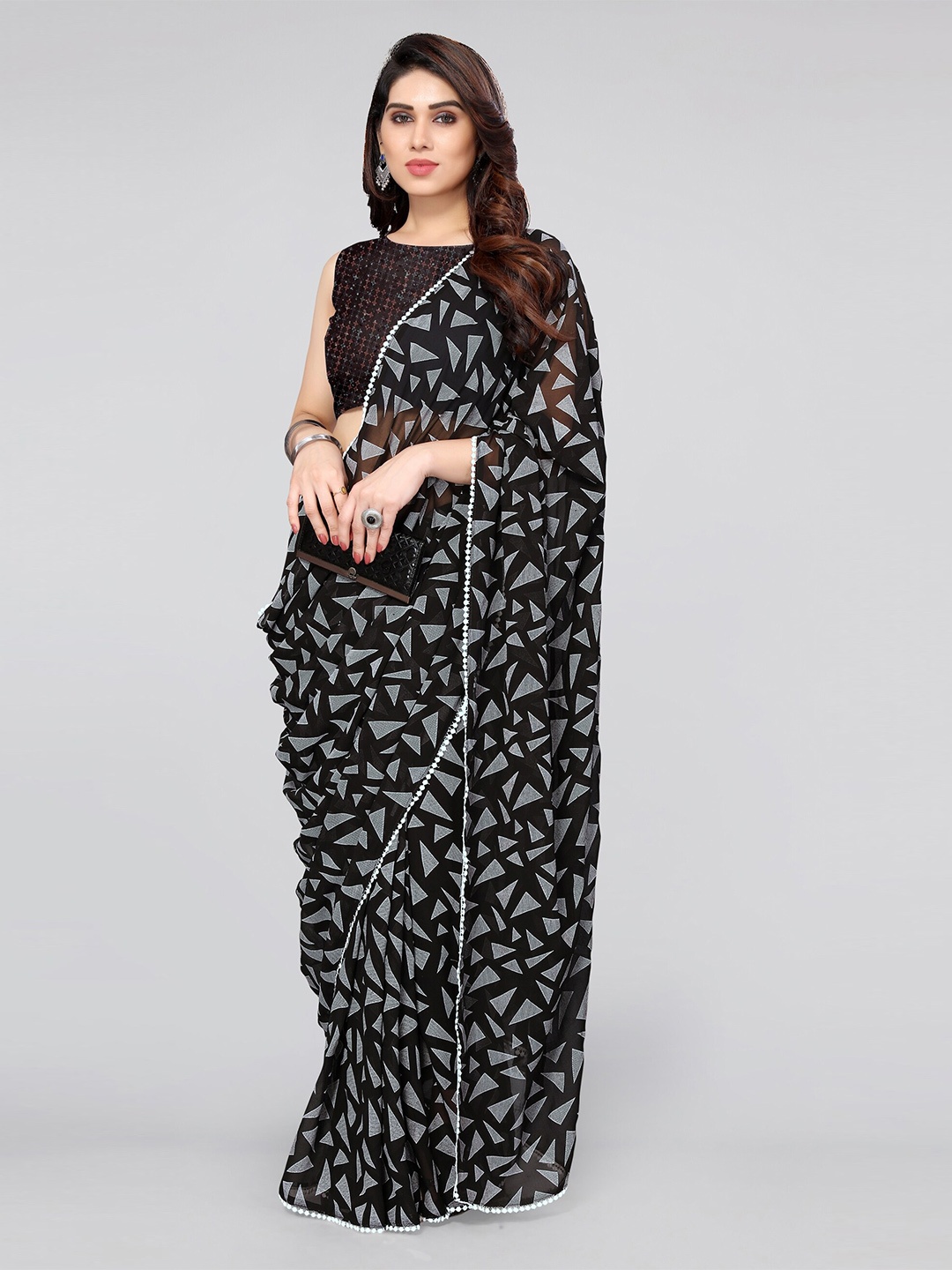MIRCHI FASHION Black Geometric Printed Saree
