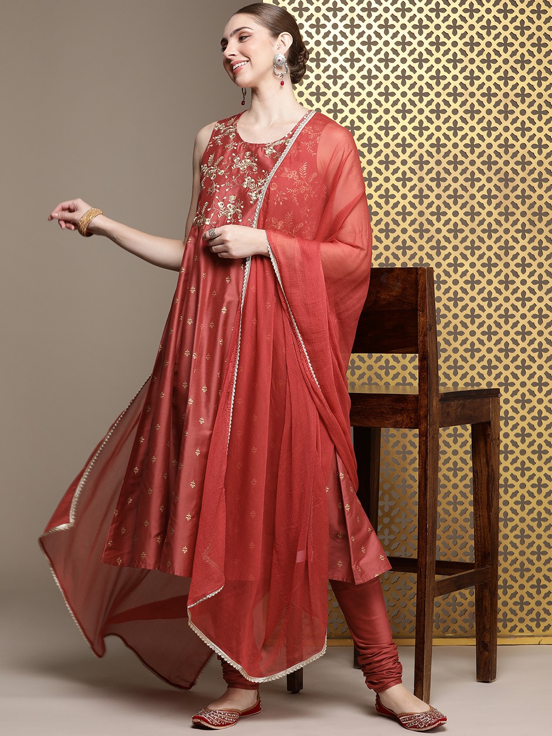 House of Pataudi Women Jashn Floral Zari Work Regular Kurta With Churidar & Dupatta, Red
House of Pataudi Women Jashn Floral Zari Work Regular Kurta With Churidar & Dupatta, Red
