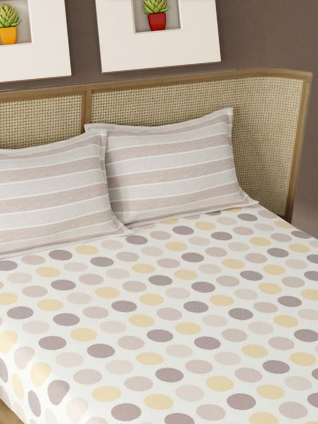 Bajo's White & Brown Geometric 350 TC Cotton King Bedsheet with 2 Pillow Covers
Bajo's White & Brown Geometric 350 TC Cotton King Bedsheet with 2 Pillow Covers