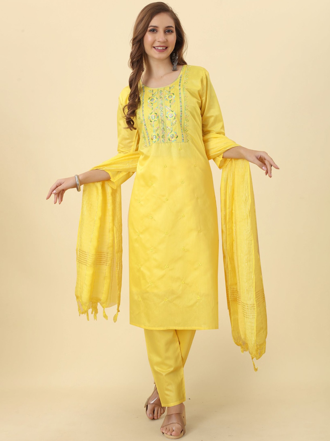 KALINI Ethnic Motifs Embroidered Regular Chanderi Silk Kurta With Trousers & Dupatta, Yellow
KALINI Ethnic Motifs Embroidered Regular Chanderi Silk Kurta With Trousers & Dupatta, Yellow