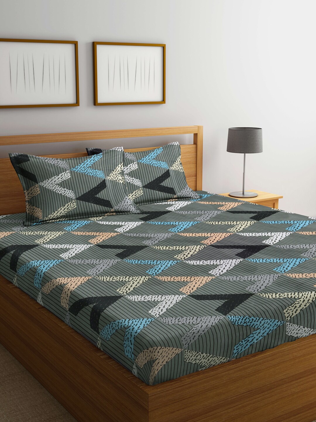 KLOTTHE Grey & Black Printed Fitted 300 TC Double King Bedsheet With 2 Pillow Covers
KLOTTHE Grey & Black Printed Fitted 300 TC Double King Bedsheet With 2 Pillow Covers