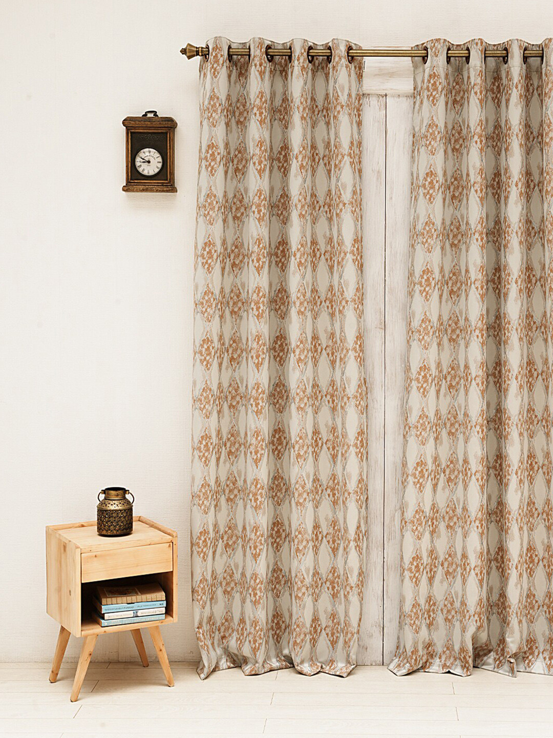 Ariana Rust & Cream-Coloured Geometric Printed Room Darkening Long Door Curtain
Ariana Rust & Cream-Coloured Geometric Printed Room Darkening Long Door Curtain