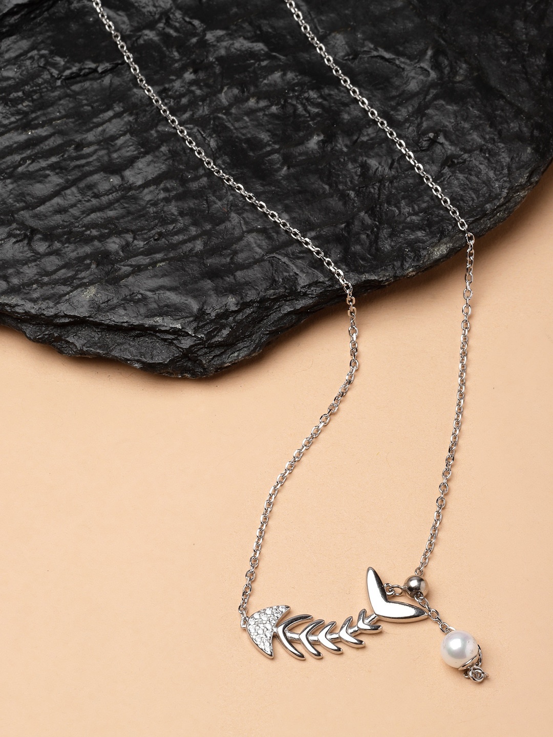 Pissara by Sukkhi 92.5 Sterling Silver Rhodium-Plated CZ-Studded Pendent With Chain
Pissara by Sukkhi 92.5 Sterling Silver Rhodium-Plated CZ-Studded Pendent With Chain