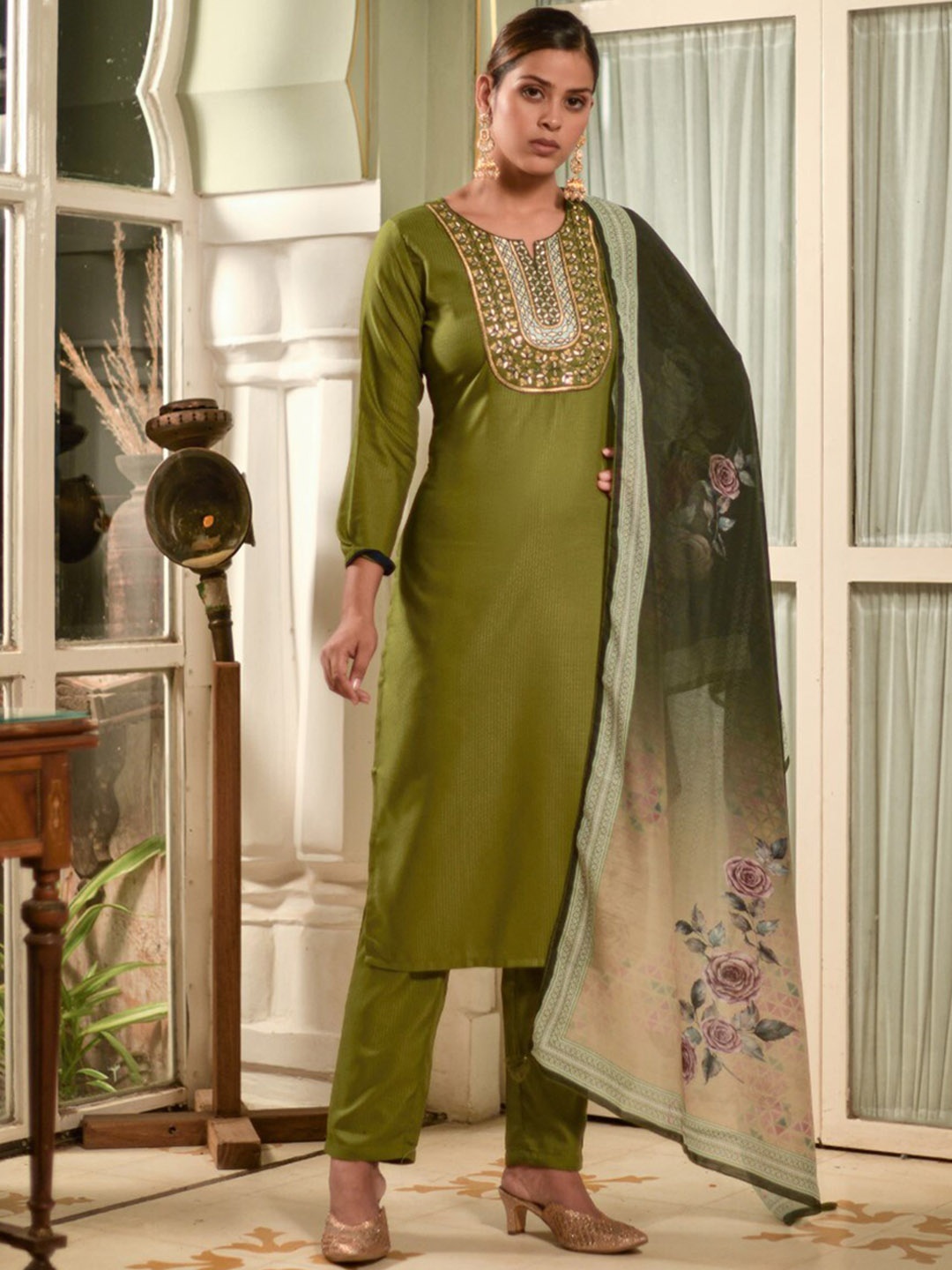 FAVRIZ Ethnic Embroidered Detail Straight Kurta & Trouser With Dupatta, Green
FAVRIZ Ethnic Embroidered Detail Straight Kurta & Trouser With Dupatta, Green