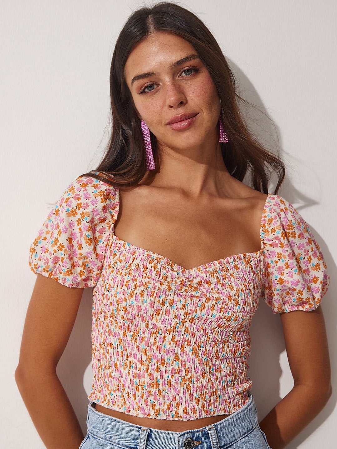 Happiness istanbul Floral Printed Sweetheart Neck Smocked Puff Sleeves Fitted Crop Top, White
Happiness istanbul Floral Printed Sweetheart Neck Smocked Puff Sleeves Fitted Crop Top, White