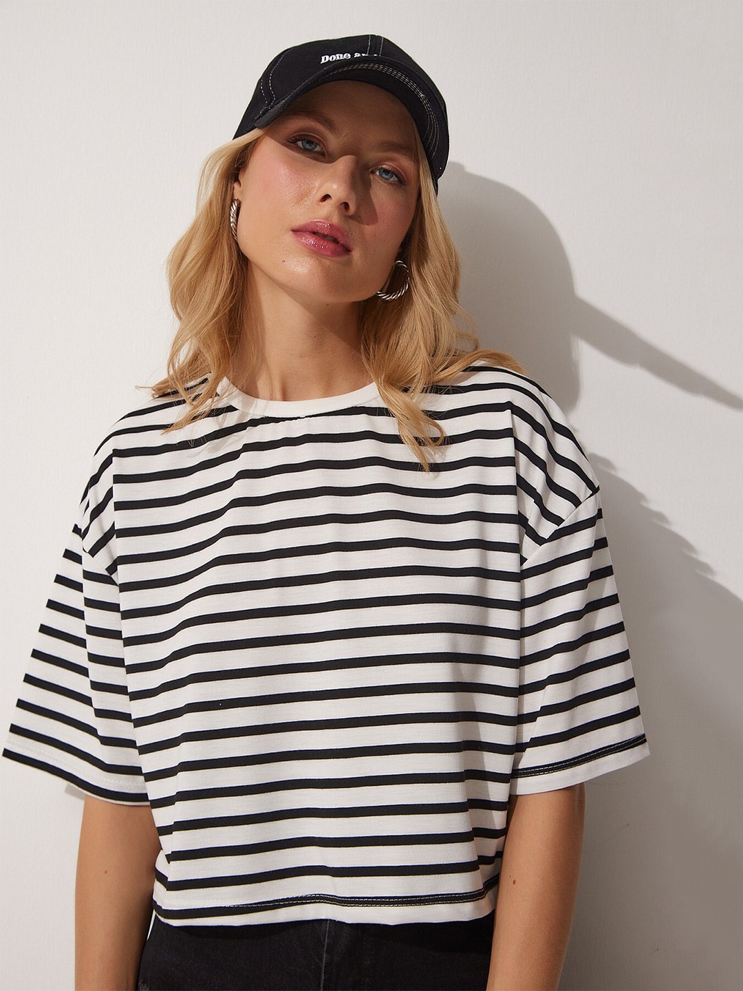 Happiness istanbul Striped Drop Shoulder Sleeves Pure Cotton Oversized T-shirt, White
Happiness istanbul Striped Drop Shoulder Sleeves Pure Cotton Oversized T-shirt, White