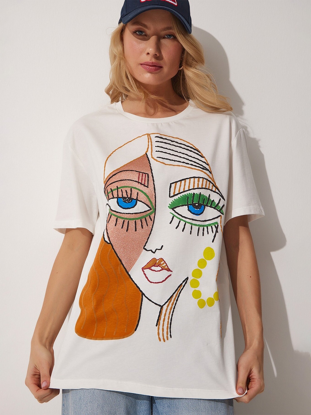 Happiness istanbul Graphic Printed Drop Shoulder Sleeves Pure Cotton Relaxed Fit T-shirt, White
Happiness istanbul Graphic Printed Drop Shoulder Sleeves Pure Cotton Relaxed Fit T-shirt, White
