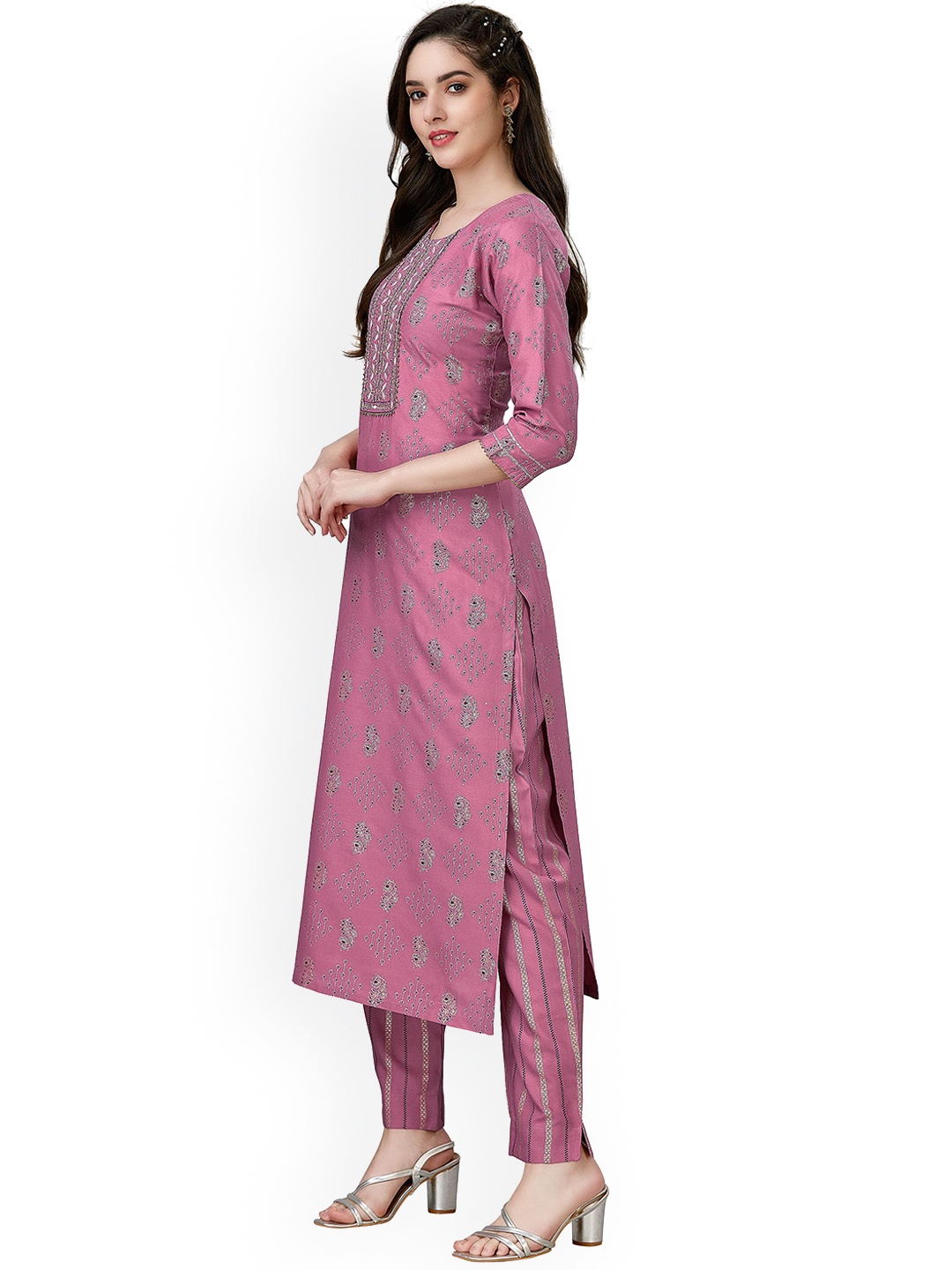 MotiHamir Ethnic Motifs Printed Sequinned Embroidered Yoke Kurta with Trousers, Mauve
MotiHamir Ethnic Motifs Printed Sequinned Embroidered Yoke Kurta with Trousers, Mauve