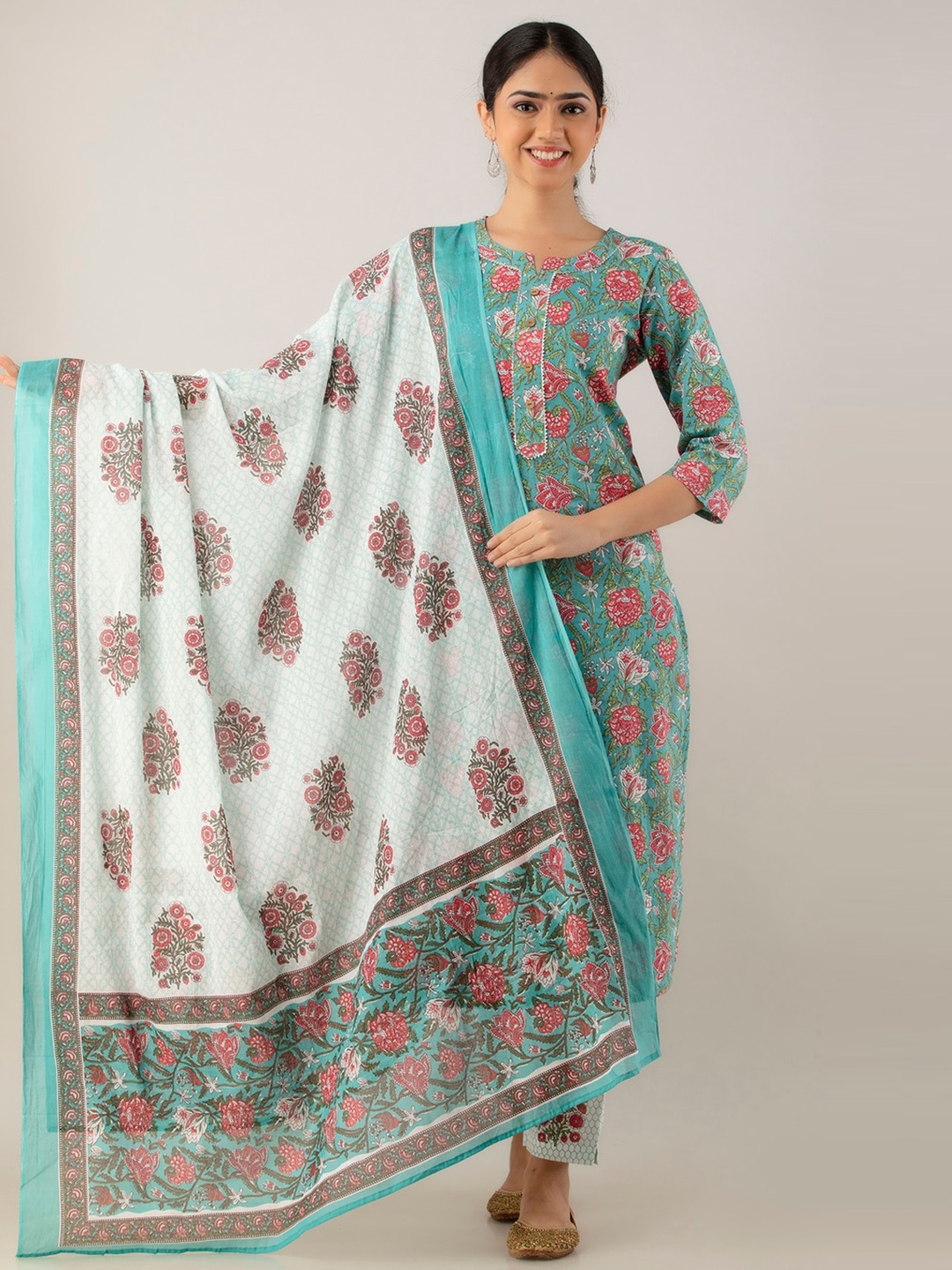 Readiprint Fashions Floral Printed Regular Pure Cotton Kurta With Palazzos & Dupatta, Blue
Readiprint Fashions Floral Printed Regular Pure Cotton Kurta With Palazzos & Dupatta, Blue