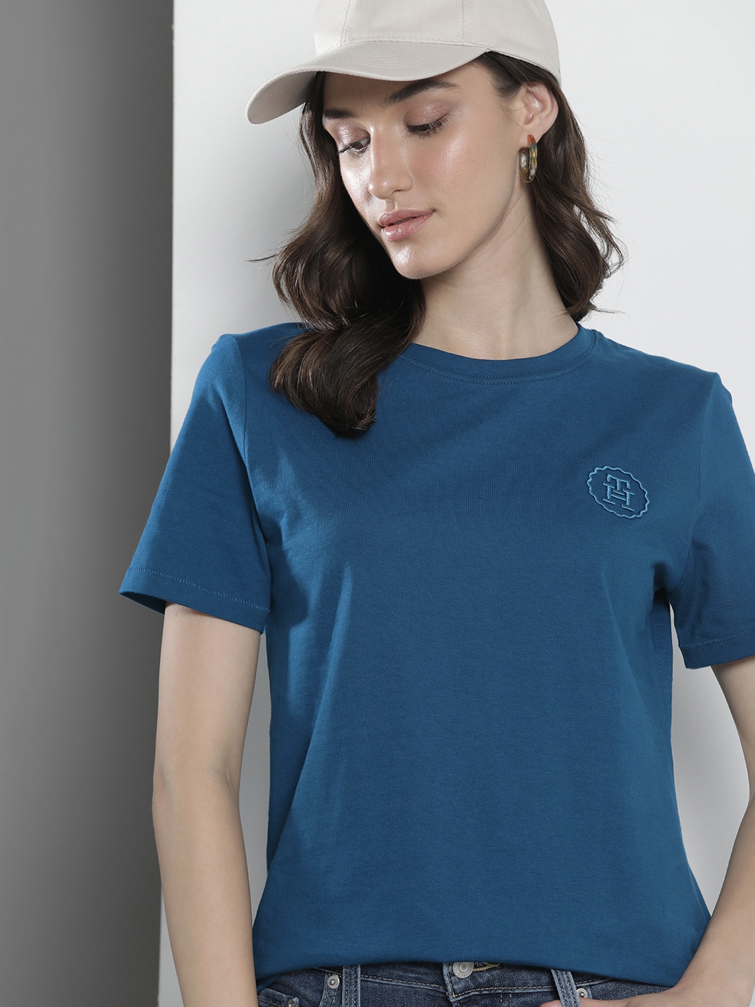 Tommy Hilfiger Sustainable Round Neck Minimal Brand Logo Embroidered Pure Cotton T-shirt, Teal
Tommy Hilfiger Sustainable Round Neck Minimal Brand Logo Embroidered Pure Cotton T-shirt, Teal