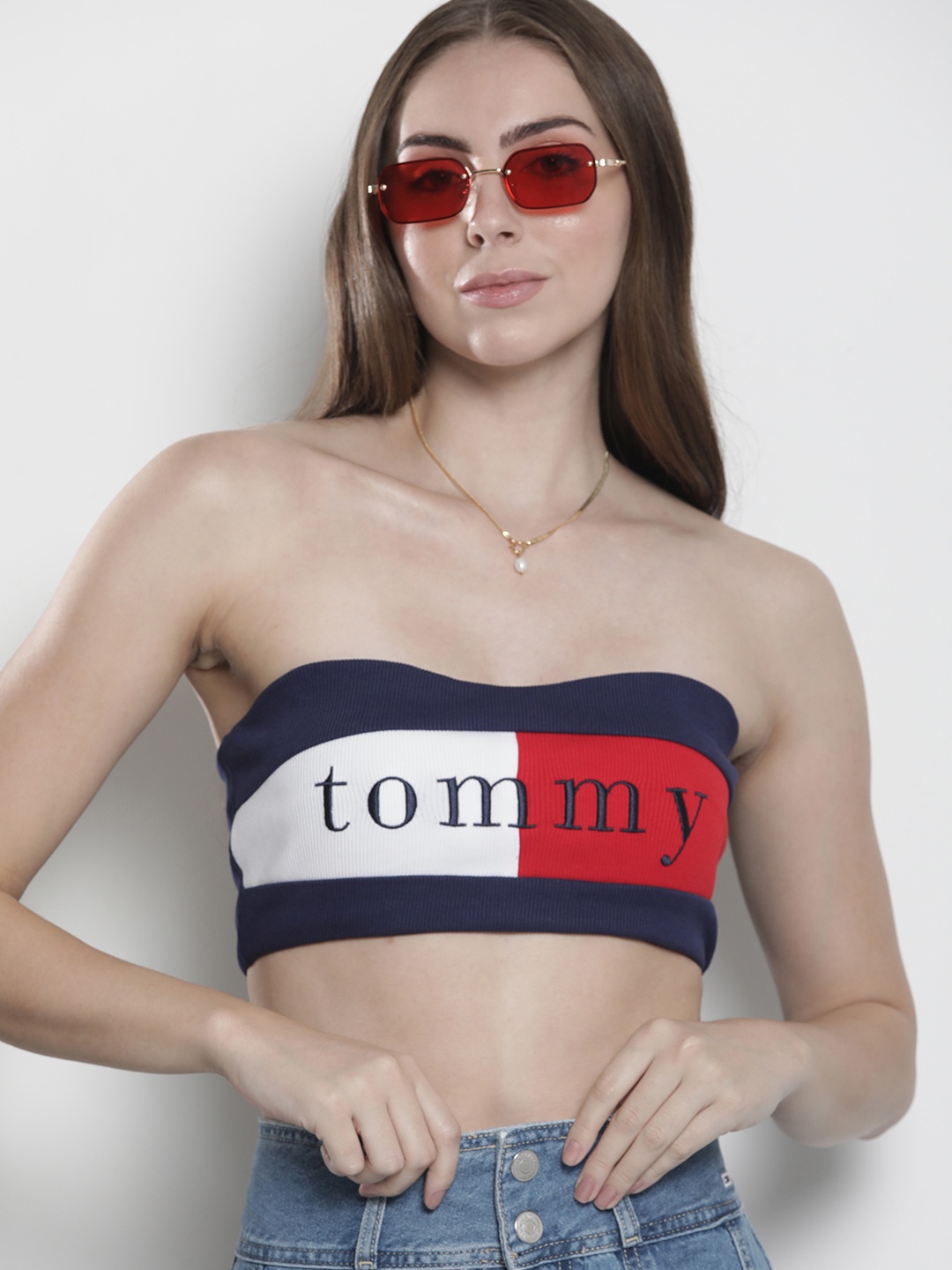 Tommy Hilfiger Colourblocked With Brand Logo Embroidered Ribbed Tube Crop Top, Navy blue
Tommy Hilfiger Colourblocked With Brand Logo Embroidered Ribbed Tube Crop Top, Navy blue