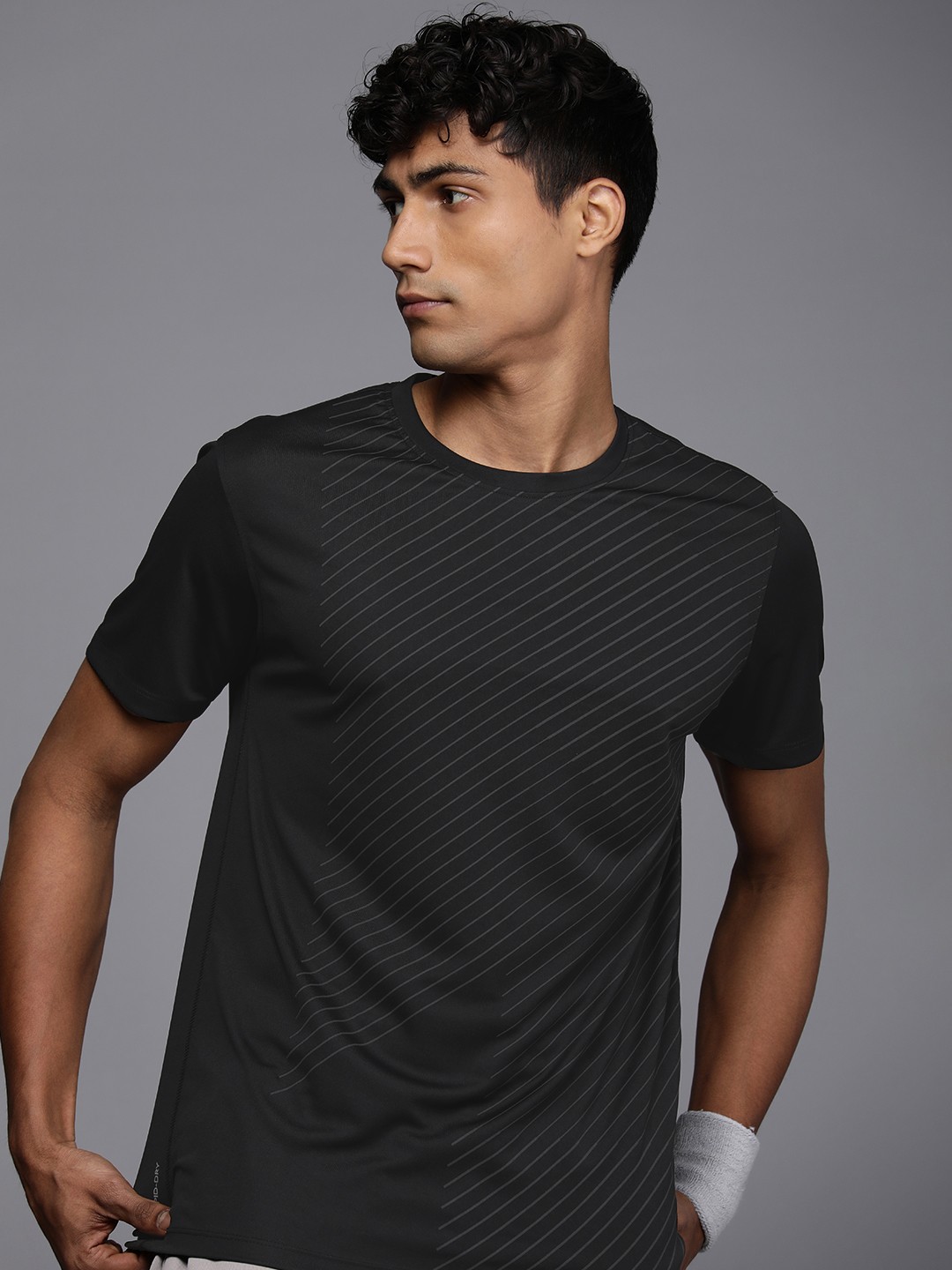 HRX by Hrithik Roshan Striped Anti-Microbial Rapid-Dry Training Sports T-shirt, Black
HRX by Hrithik Roshan Striped Anti-Microbial Rapid-Dry Training Sports T-shirt, Black
