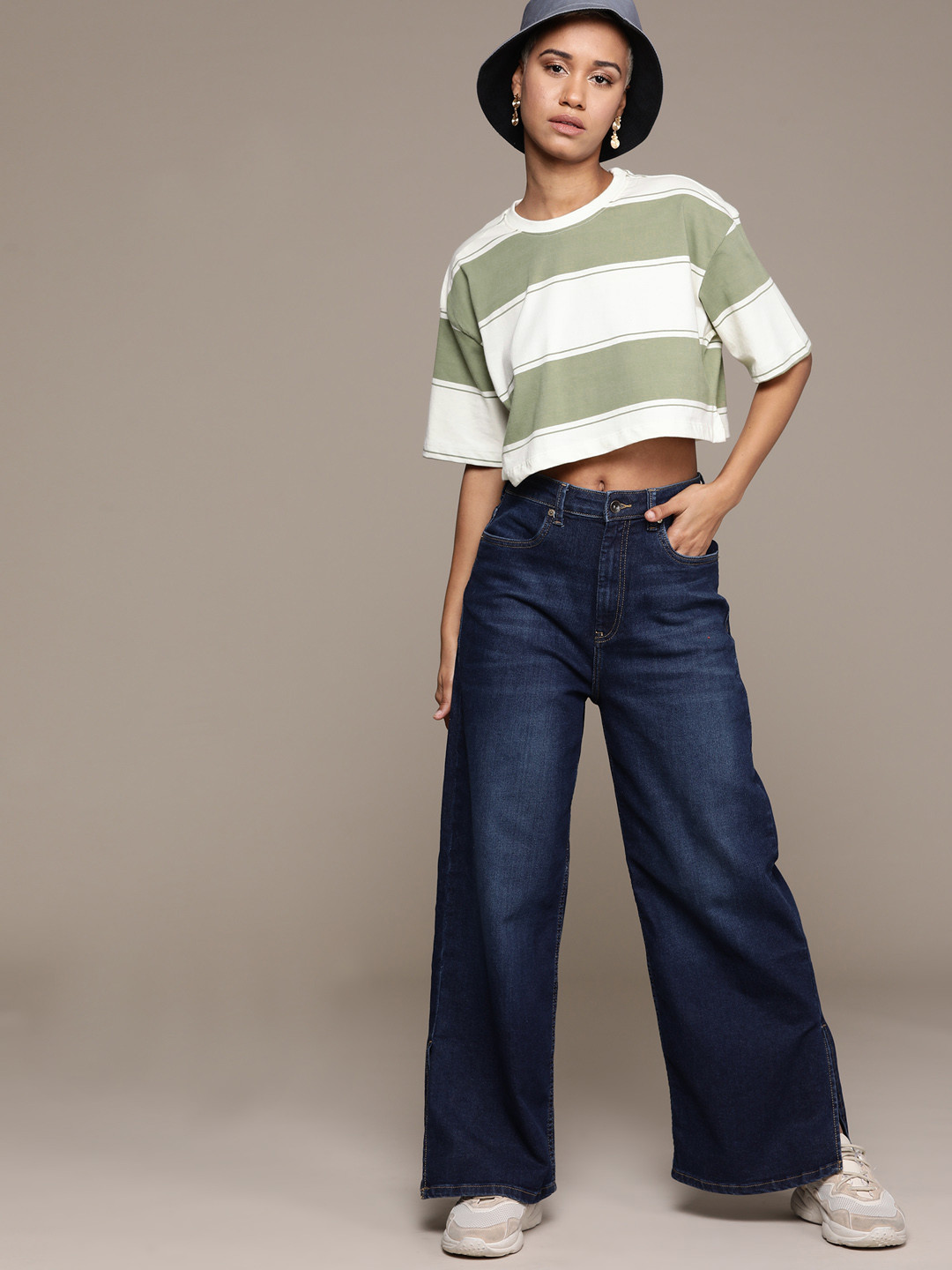 The Roadster Lifestyle Co. Drop-Shoulder Sleeves Striped Pure Cotton Boxy T-shirt, Off white
The Roadster Lifestyle Co. Drop-Shoulder Sleeves Striped Pure Cotton Boxy T-shirt, Off white