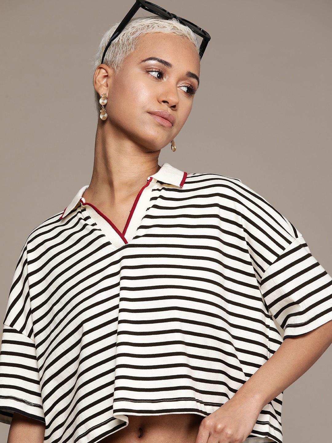 The Roadster Lifestyle Co. Drop-Shoulder Sleeves Striped Pure Cotton Polo Boxy T-shirt, White
The Roadster Lifestyle Co. Drop-Shoulder Sleeves Striped Pure Cotton Polo Boxy T-shirt, White