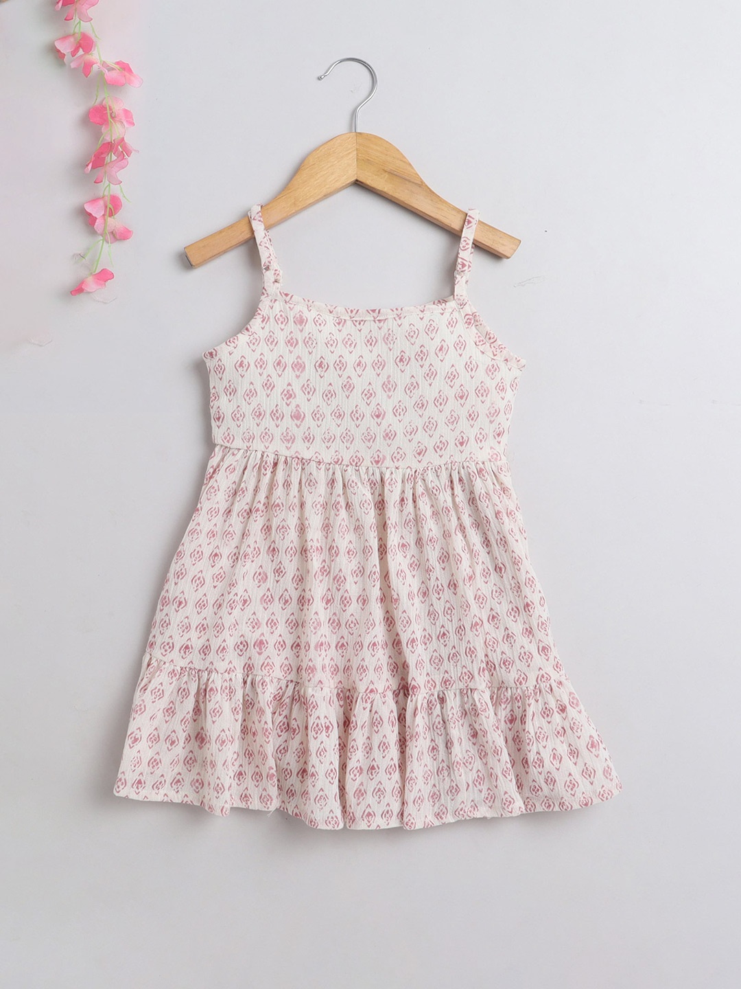 The Magic Wand Girls Ethnic Motifs Printed Tiered Detail Cotton Fit & Flare Dress, Off white
The Magic Wand Girls Ethnic Motifs Printed Tiered Detail Cotton Fit & Flare Dress, Off white
