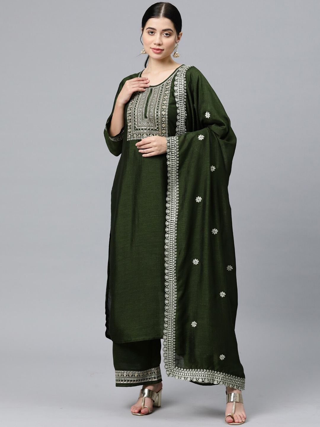 SheWill Olive Green Ethnic Motifs Embroidered Sequinned Kurta with Palazzos & Dupatta
SheWill Olive Green Ethnic Motifs Embroidered Sequinned Kurta with Palazzos & Dupatta