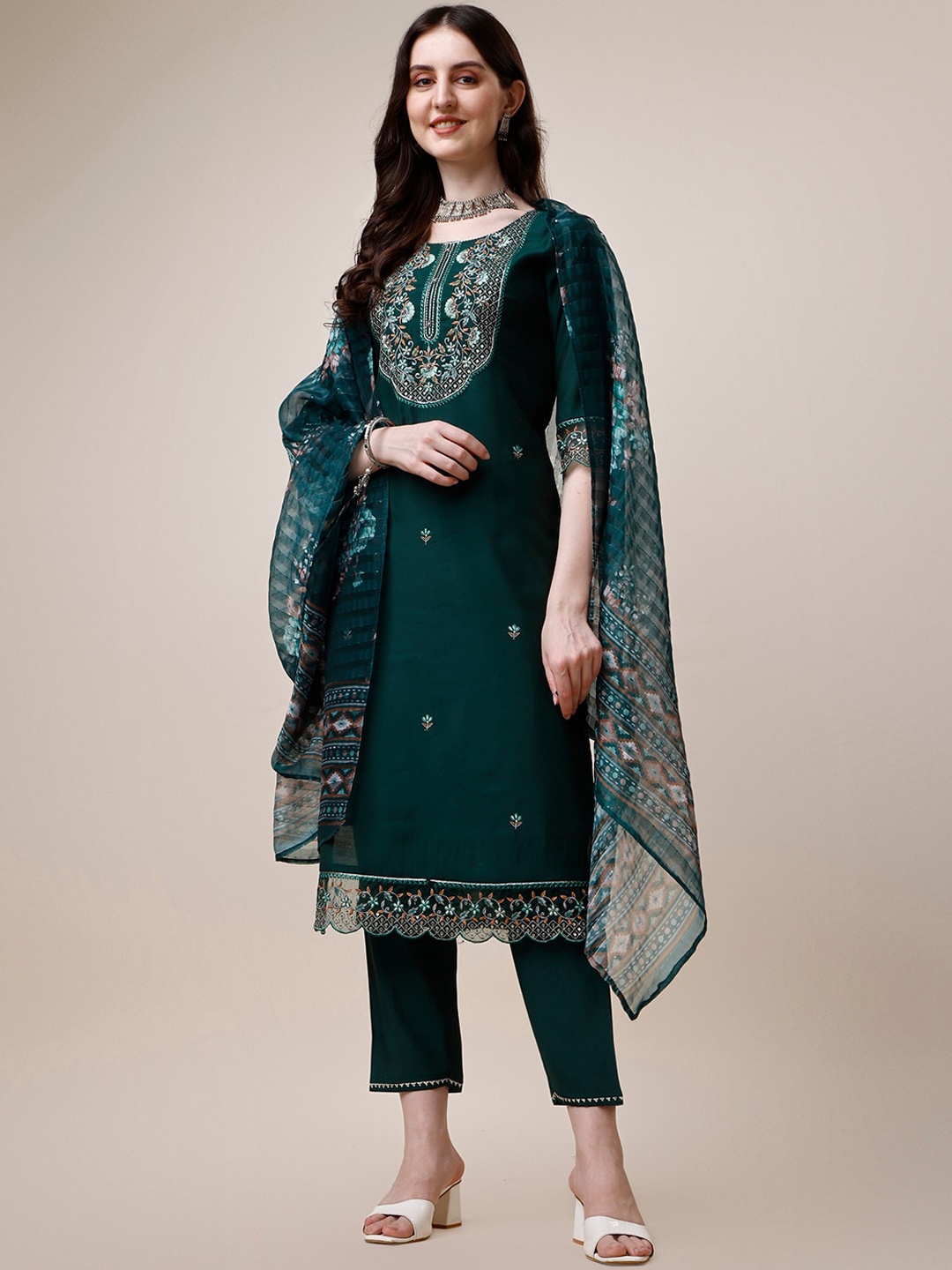 Berrylicious Floral Embroidered Thread Work Chanderi Cotton Kurta With Trousers & Dupatta, Green
Berrylicious Floral Embroidered Thread Work Chanderi Cotton Kurta With Trousers & Dupatta, Green