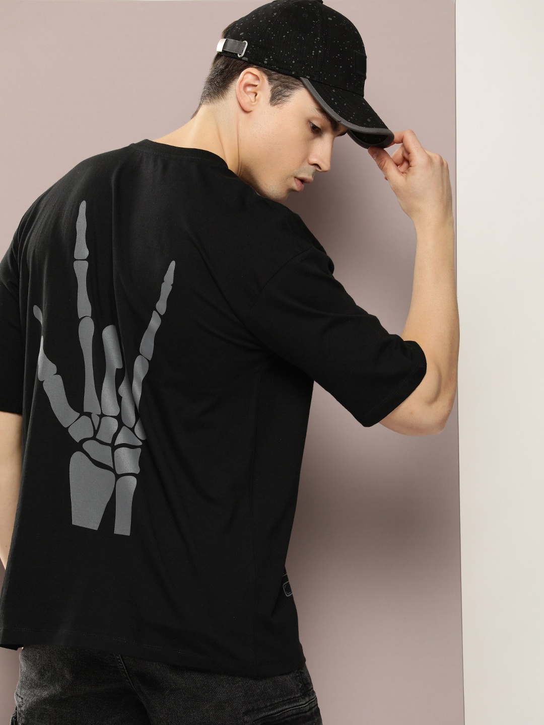 Kook N Keech Graphic Printed Drop-Shoulder Sleeves Pure Cotton Oversized T-shirt, Black
Kook N Keech Graphic Printed Drop-Shoulder Sleeves Pure Cotton Oversized T-shirt, Black