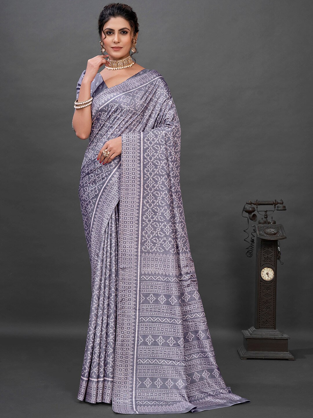 KALINI Ethnic Motifs Printed Art Silk Ikat Saree, Grey