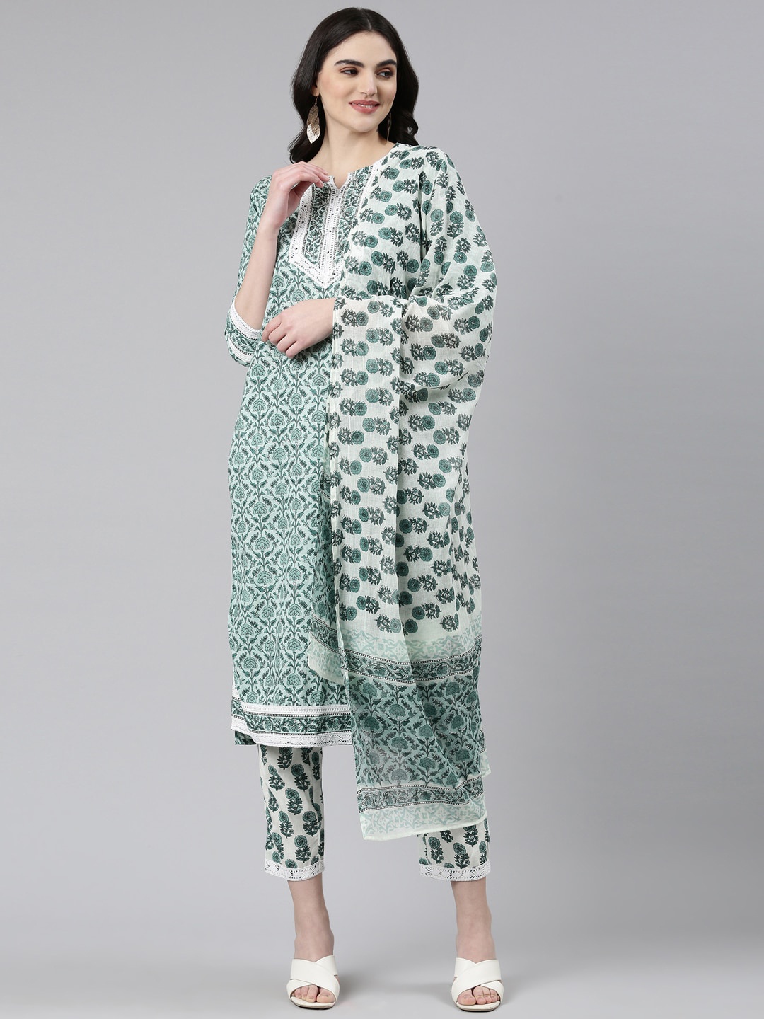 Neerus Floral Printed Regular Sequinned Pure Cotton Kurta with Trousers & Dupatta, Green
Neerus Floral Printed Regular Sequinned Pure Cotton Kurta with Trousers & Dupatta, Green