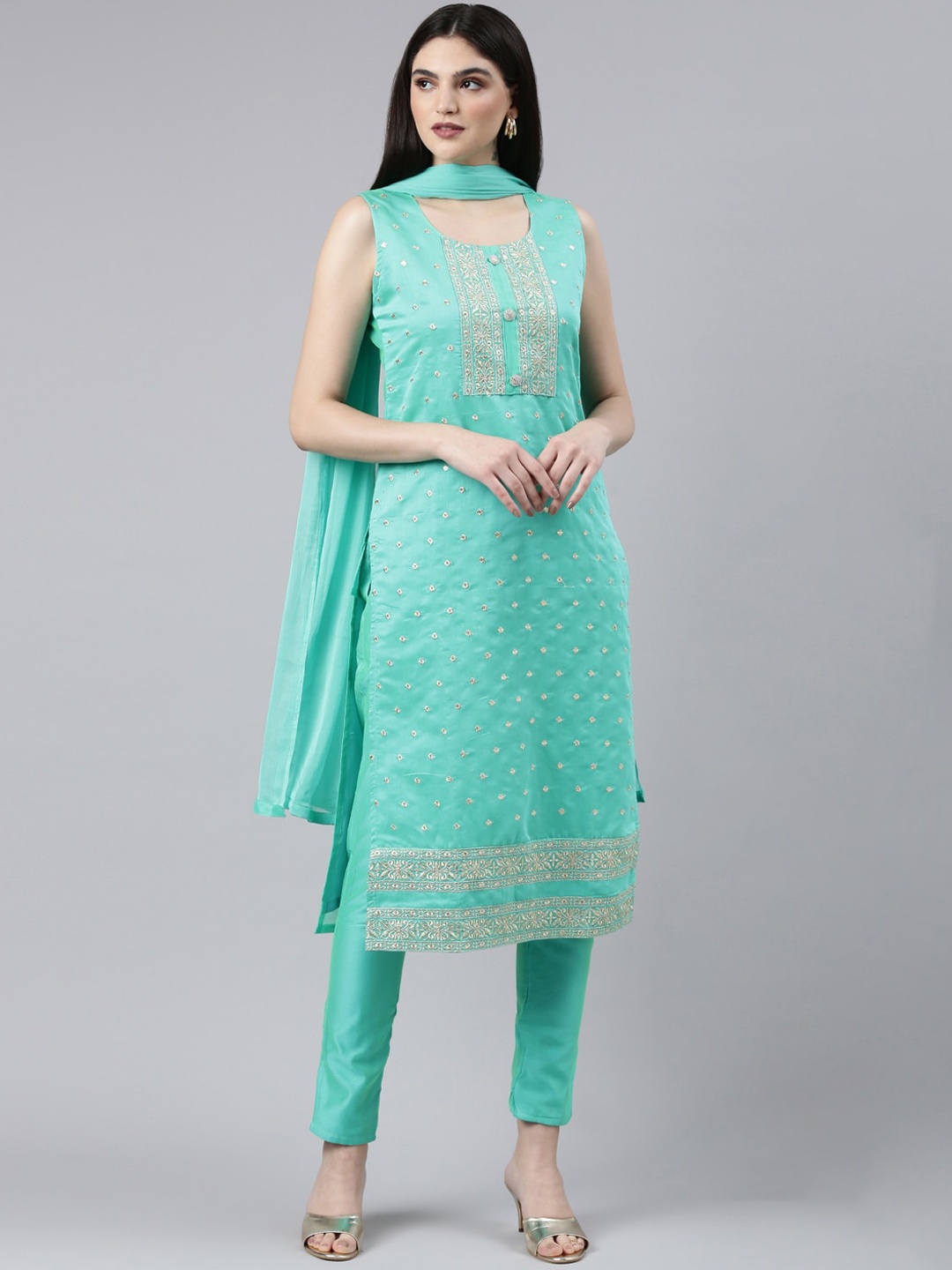 GOLDSTROMS Women Floral Embroidered Chanderi Silk Kurta Trousers & With Dupatta, Green
GOLDSTROMS Women Floral Embroidered Chanderi Silk Kurta Trousers & With Dupatta, Green