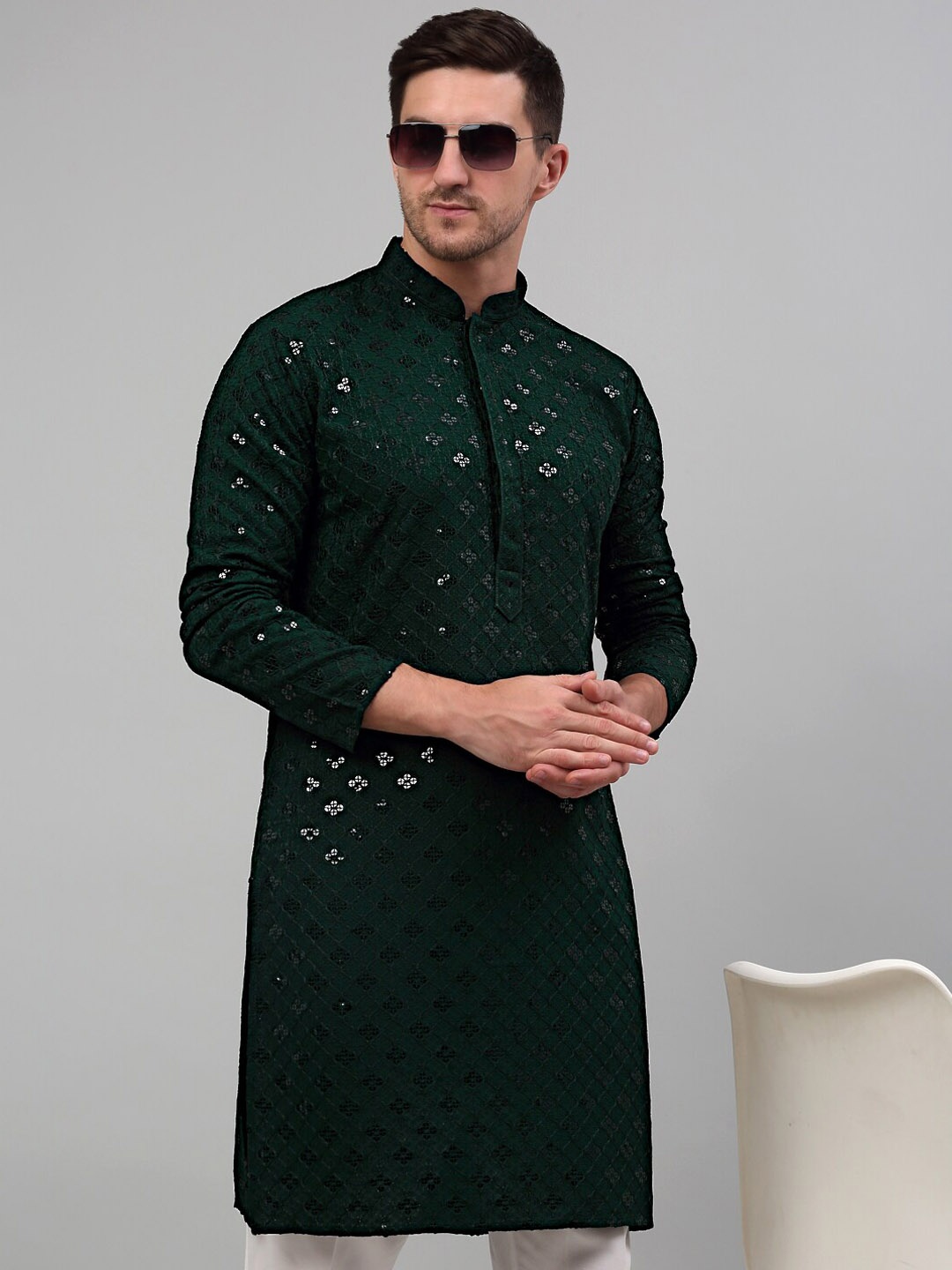 Jompers Mandarin Collar Embroidered Chikankari Straight Kurta With Pyjamas, Green
Jompers Mandarin Collar Embroidered Chikankari Straight Kurta With Pyjamas, Green