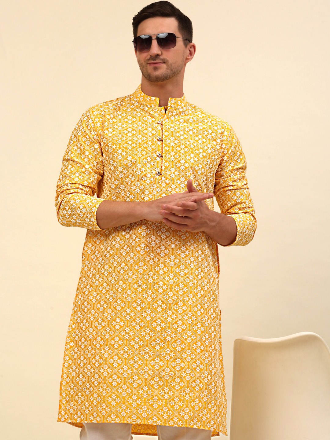 Anouk Mustard And White Floral Embroidered Regular Chikankari Kurta with Pyjama
Anouk Mustard And White Floral Embroidered Regular Chikankari Kurta with Pyjama