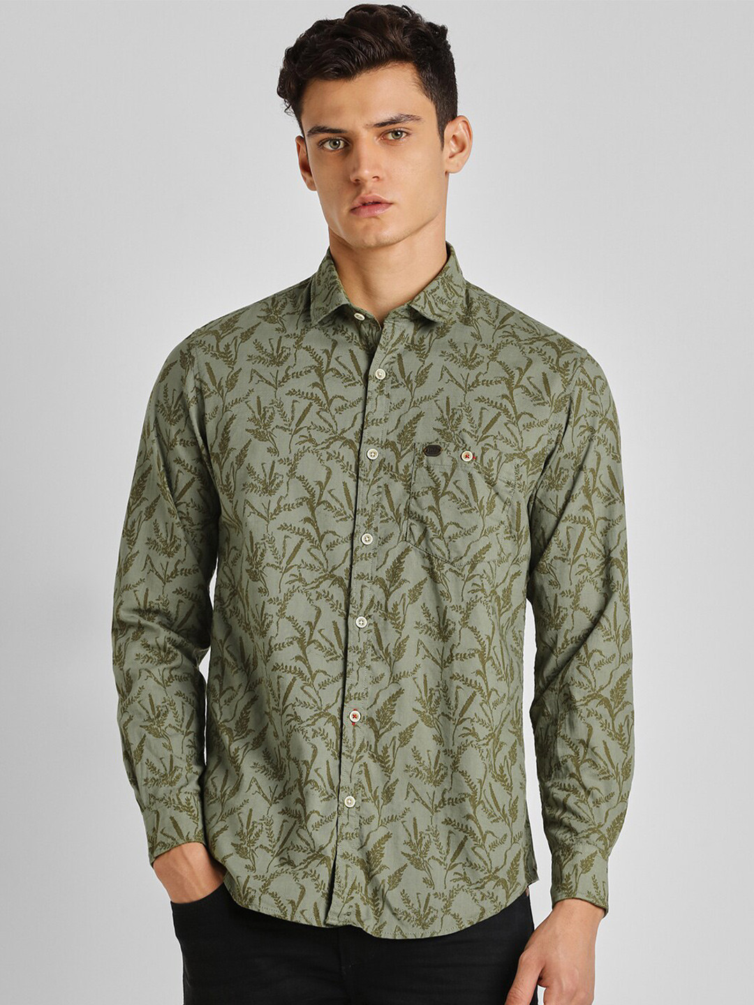 Peter England Casuals Floral Printed Slim Fit Cotton Casual Shirt, Olive
Peter England Casuals Floral Printed Slim Fit Cotton Casual Shirt, Olive