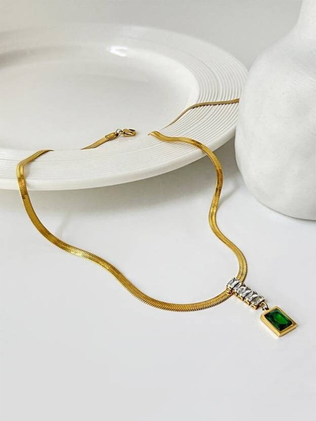 VIEN Gold-Plated Pendant With Chain