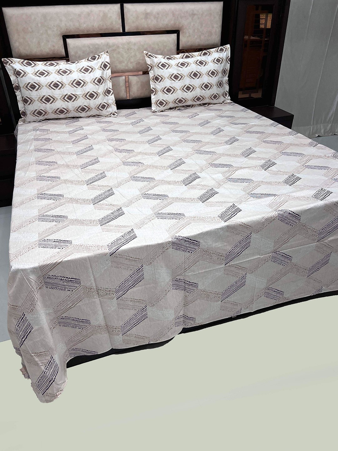 Pure Decor Lifestyle Cream-Coloured Cotton 350 TC King Bedsheet With 2 Pillow Covers
Pure Decor Lifestyle Cream-Coloured Cotton 350 TC King Bedsheet With 2 Pillow Covers