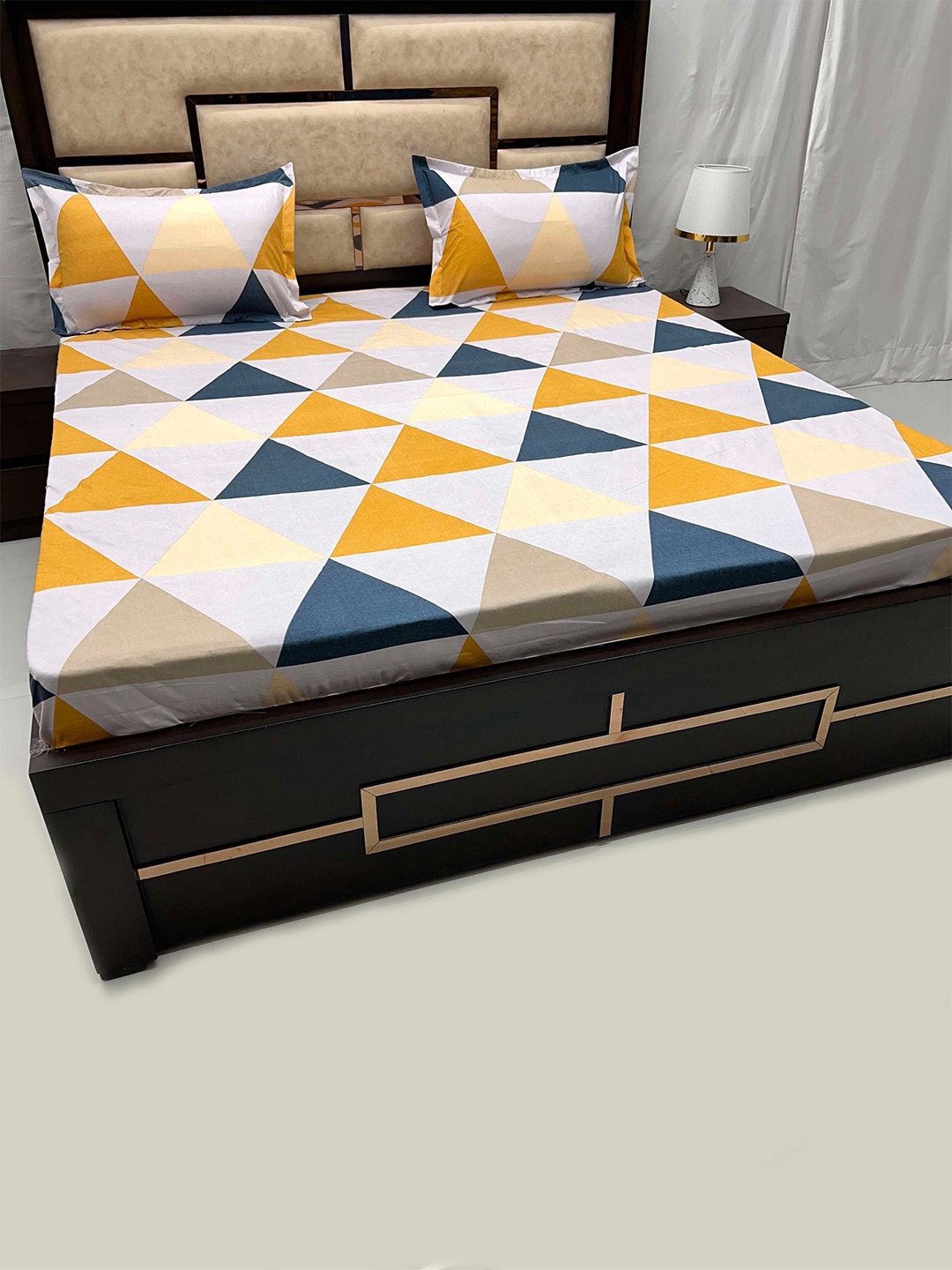 Pure Decor Leisure Fur White & Yellow Geometric 250 TC King Bedsheet With 2 Pillow Covers
Pure Decor Leisure Fur White & Yellow Geometric 250 TC King Bedsheet With 2 Pillow Covers