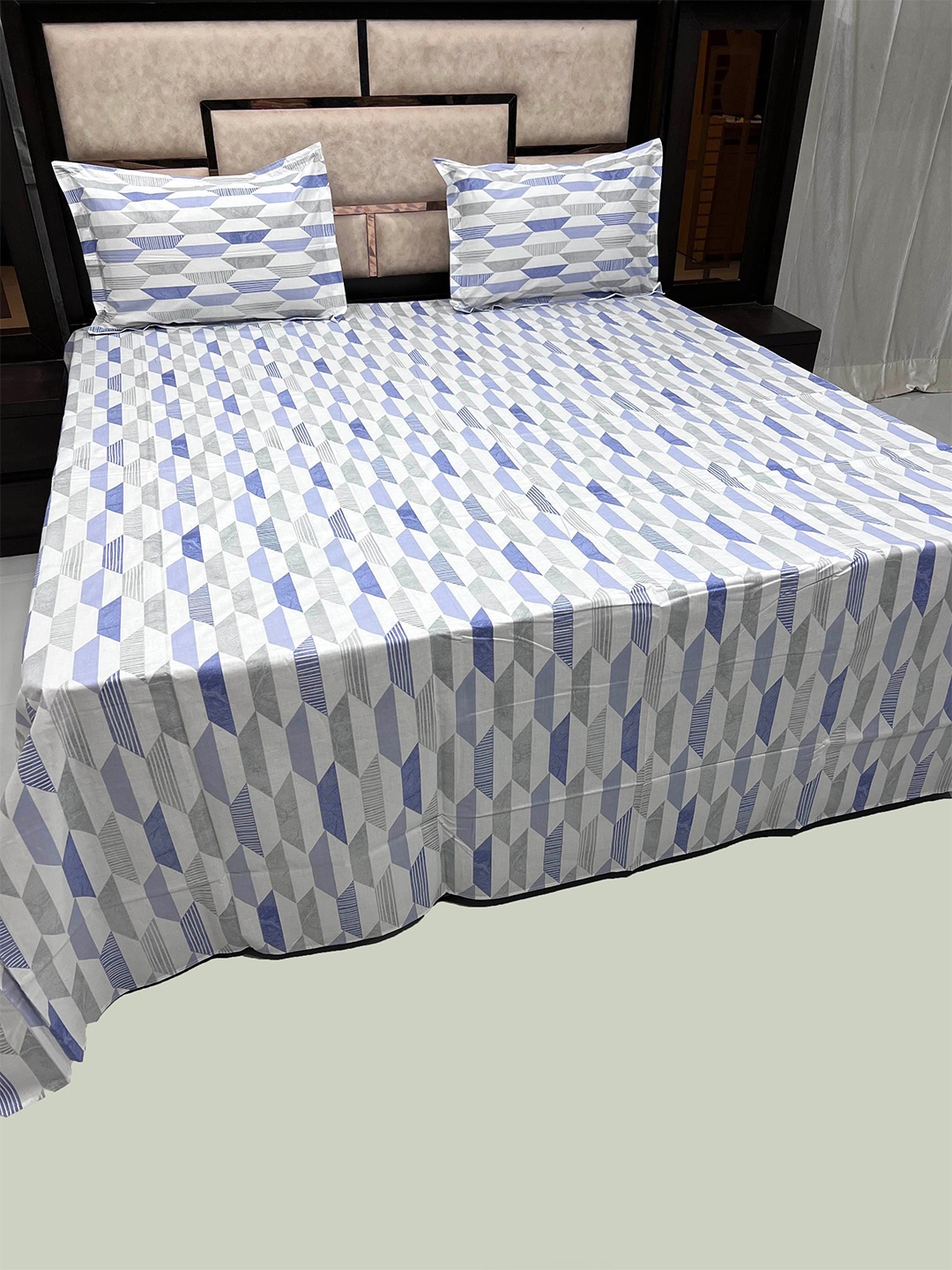Pure Decor Villa White & Blue Geometric 350 TC Pure Cotton King Bedsheet & 2 Pillow Covers
Pure Decor Villa White & Blue Geometric 350 TC Pure Cotton King Bedsheet & 2 Pillow Covers