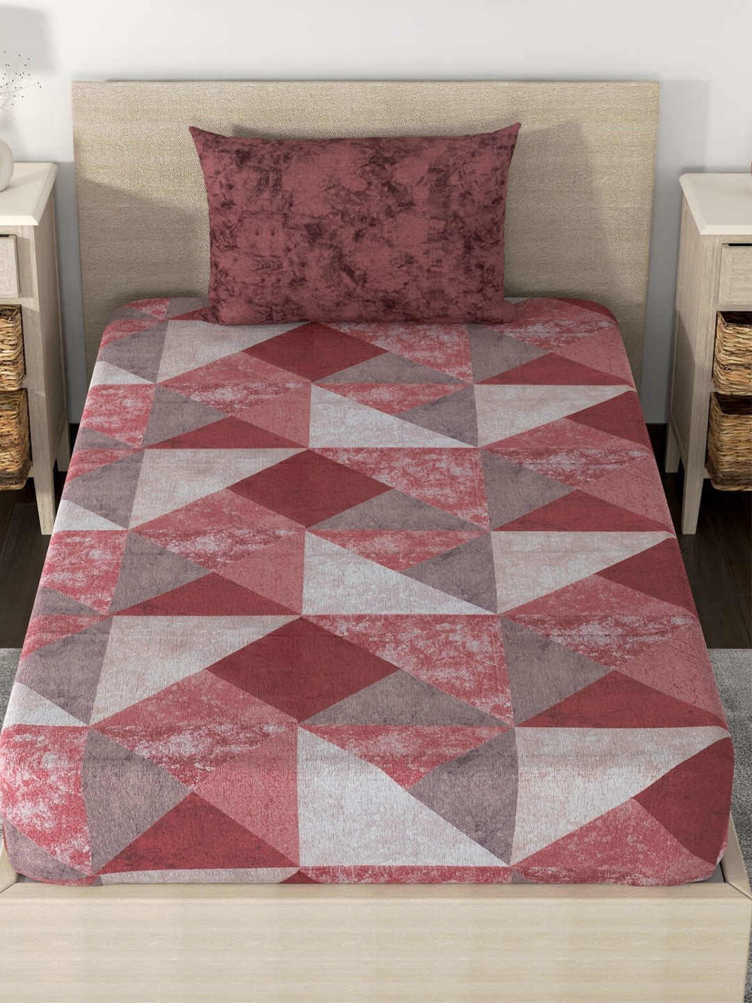 Huesland Aspire Red & White Geometric 186 TC Cotton Single Bedsheet With 1 Pillow Cover
Huesland Aspire Red & White Geometric 186 TC Cotton Single Bedsheet With 1 Pillow Cover