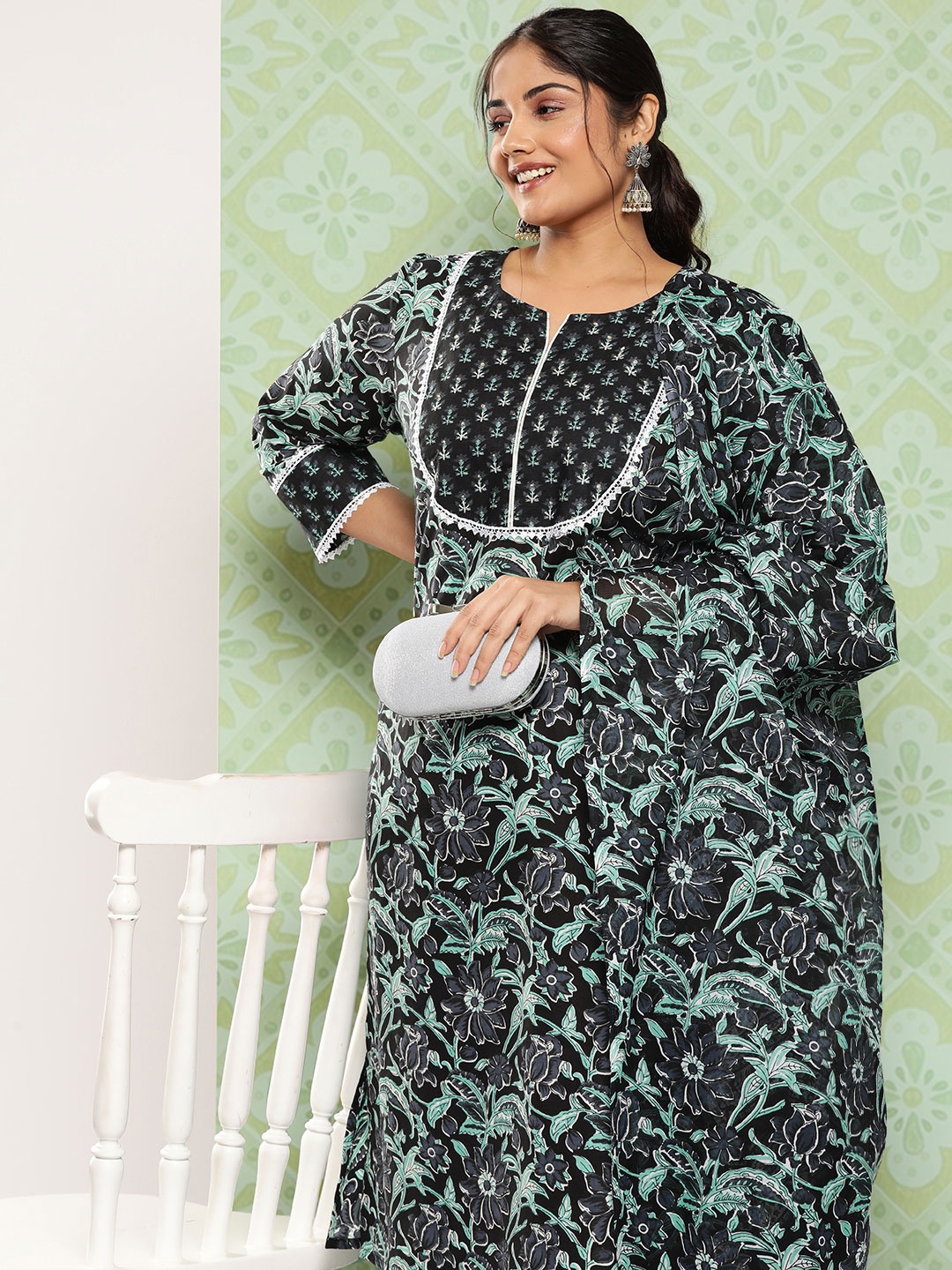 Yufta Plus Size Floral Printed Sequinned Pure Cotton Kurta with Trousers & Dupatta, Black
Yufta Plus Size Floral Printed Sequinned Pure Cotton Kurta with Trousers & Dupatta, Black