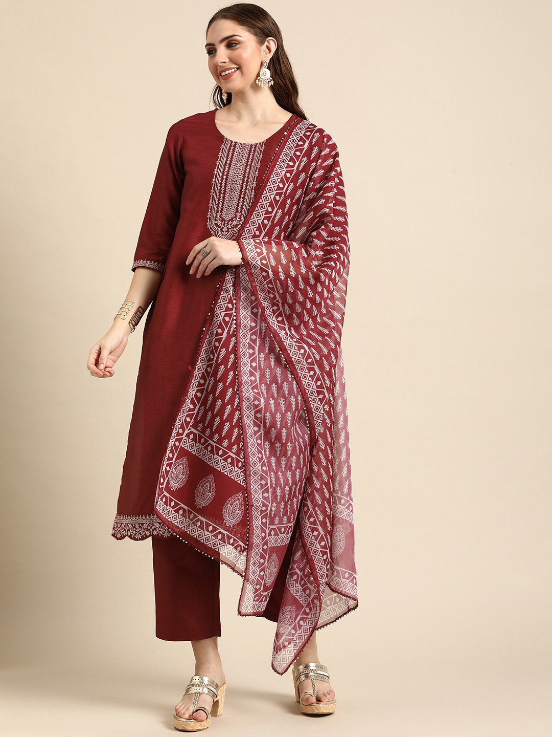 Anouk Women Ethnic Motifs Embroidered Regular Kurta with Trousers & With Dupatta, Red
Anouk Women Ethnic Motifs Embroidered Regular Kurta with Trousers & With Dupatta, Red