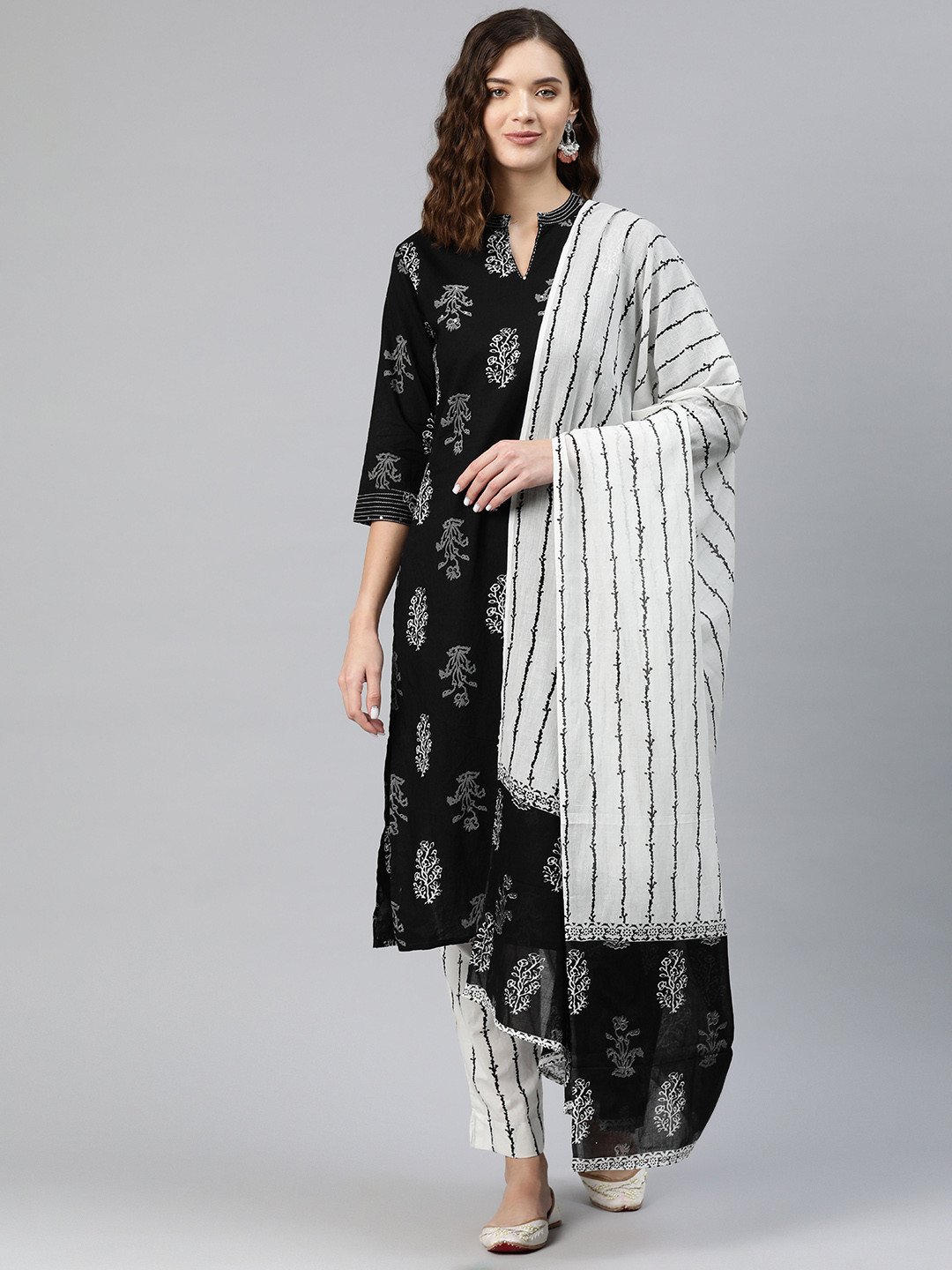 Readiprint Fashions Women Floral Printed Sequinned Cotton Kurta with Palazzos & Dupatta, Black
Readiprint Fashions Women Floral Printed Sequinned Cotton Kurta with Palazzos & Dupatta, Black