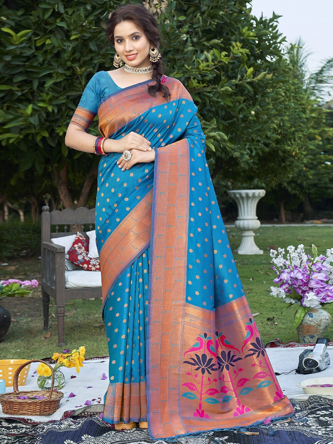 SANGAM PRINTS Ethnic Motifs Woven Design Zari Pure Silk Paithani Saree, Turquoise blue
SANGAM PRINTS Ethnic Motifs Woven Design Zari Pure Silk Paithani Saree, Turquoise blue